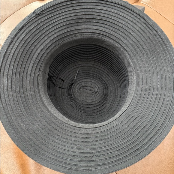 Elegant Black Women's Hat with Bow - Picture 3 of 4